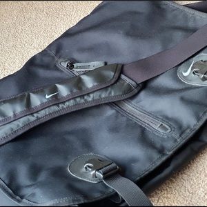 Nike black messenger bag